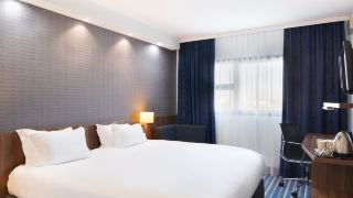 holiday-inn-express-marseille-airport