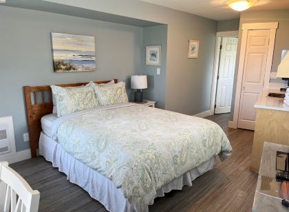 Walk on waterfront home in Qualicum Beach