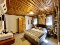 famous-family-hotel