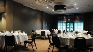 village-hotel-farnborough
