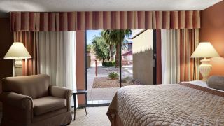 wyndham-el-paso-airport-hotel-and-water-park