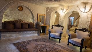 grand-elite-cave-suites