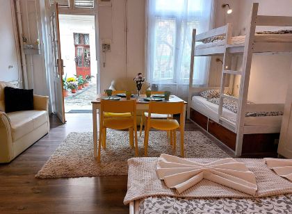GoodMo Budapest Smart Rooms
