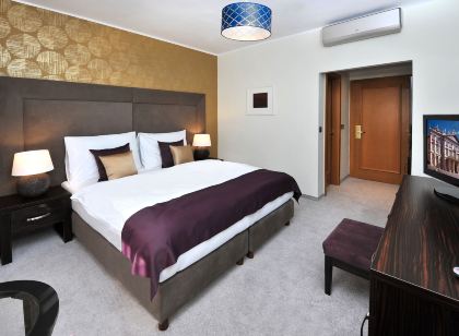 阿普蘭德佩魯賈城市飯店