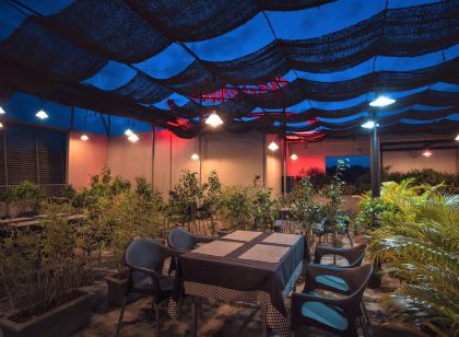 Hotel Riveria by Raj