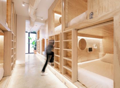 Colo Colo Hostel Valencia