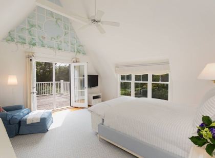 Stunning House: Tennis & Pool in Southampton Estate section