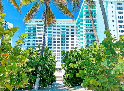 Seacoast Suites on Miami Beach