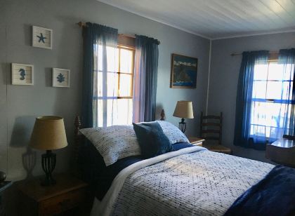 2 bedroom 1 bath, large deck and dock, on the water in peaceful cove, Year