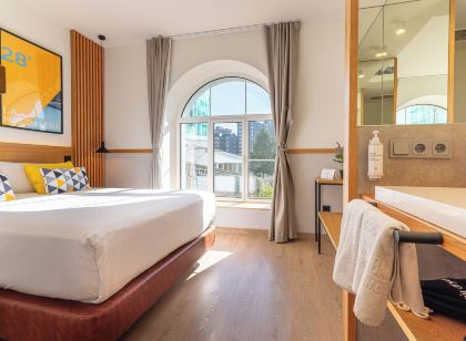 巴伊亞套房陽台飯店