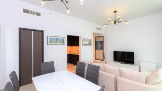 luxurious-stay-in-downtown-views