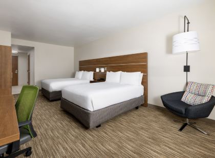 Holiday Inn Express & Suites Oakhurst-Yosemite Park Area