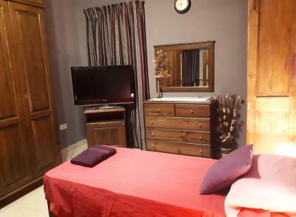 Nocturne Family House