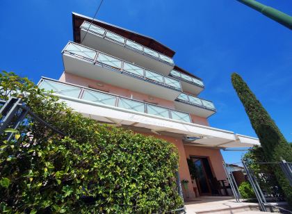 Hotel Clarin 14 by Dori