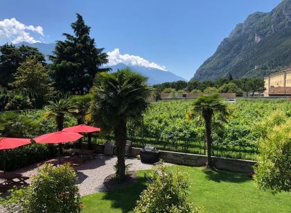 Albola Suite Holiday Apartments