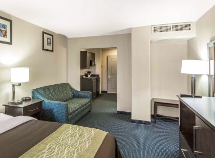 Quality Inn Tulsa-Downtown West