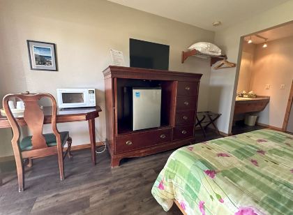 Timber Lodge Inn