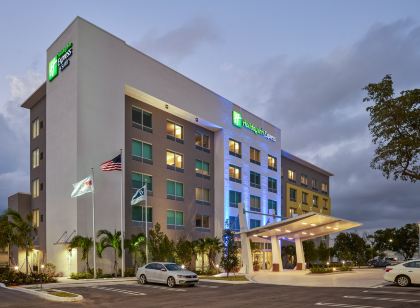 Holiday Inn Express & Suites DORAL - MIAMI by IHG