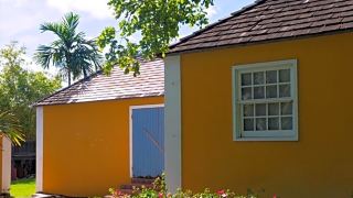 courtyard-nassau-downtown-junkanoo-beach