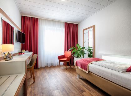 Hotel Senator