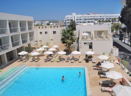 Nelia Gardens