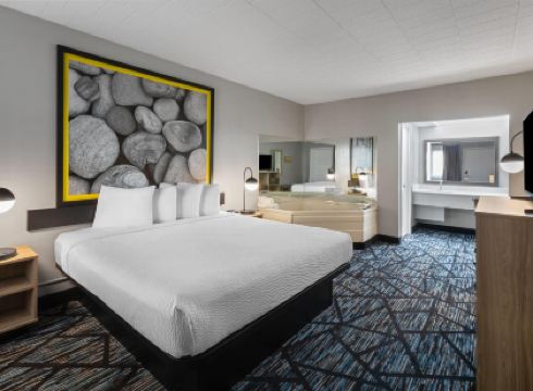 Super 8 by Wyndham Traverse City