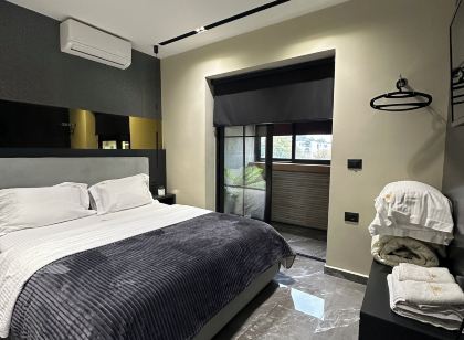 La Mirage Suites & Apartments