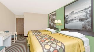 super-8-by-wyndham-lexington