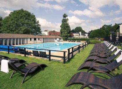 Sunday Box Hill Burford Bridge Hotel
