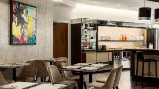 ac-hotel-paris-porte-maillot-by-marriott