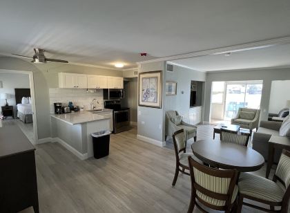 Marco Island Lakeside Inn