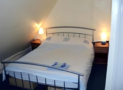 Three Horseshoes Inn