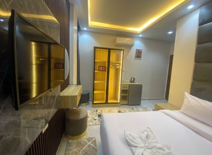 Royal Golden Pyramids View