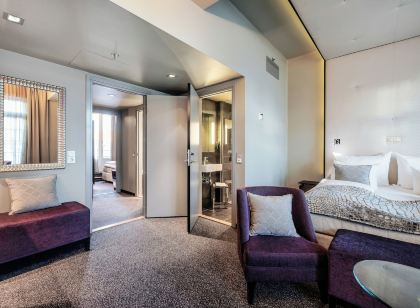 Home Hotel Folketeateret