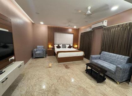 Raj Hussain Land Mark Hotel