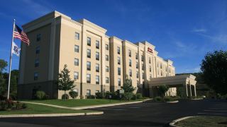 hampton-inn-and-suites-wilkes-barre