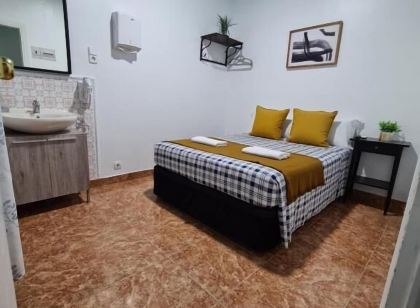 M-A Catrachos Rooms