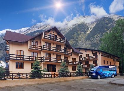 Gala Alpik Hotel