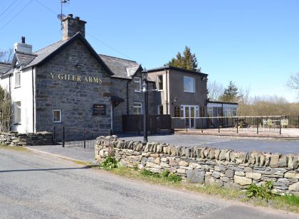 Y Giler Arms