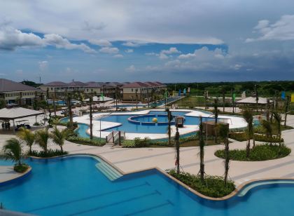 Aquamira Hotel & Resort