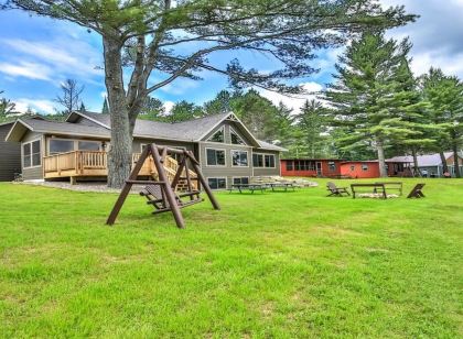 Whitetail Ridge: Lakefront Home, FREE Wi-Fi/Firewood, Generator, No Cleaning Fee