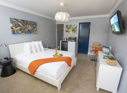 Hollywood Beach Suites and Hotel