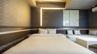 h-hotel