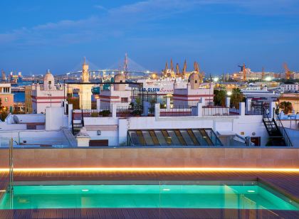 Tandem Torres de Cádiz Suites