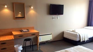 fiordland-hotel
