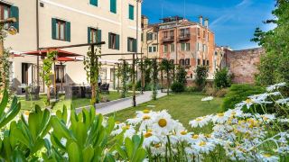 madama-garden-retreat