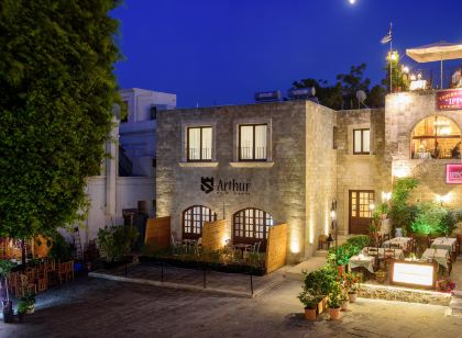 Arthur Suites