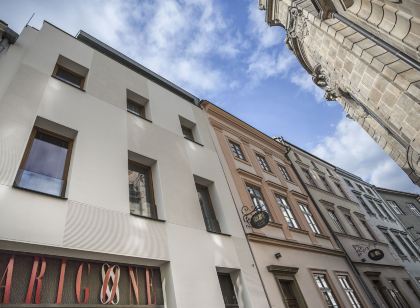 奧洛摩茨OREA飯店阿里貢內