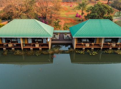 Bambuu Lakeside Lodge