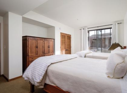 Overlooks Golf Course a 2-bedroom condo in gated community, Carefree
